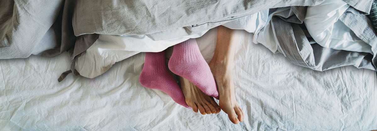 Garder ses chaussettes au lit est-il bon pour la santé et pour son couple ?